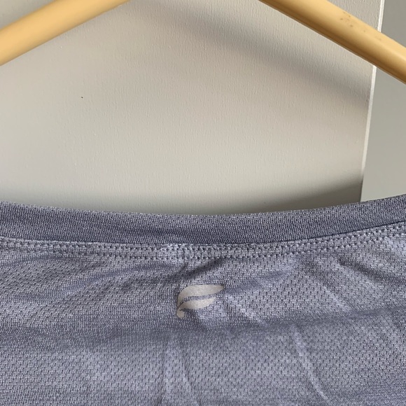 Performance seamless s/s too - Picture 3 of 4